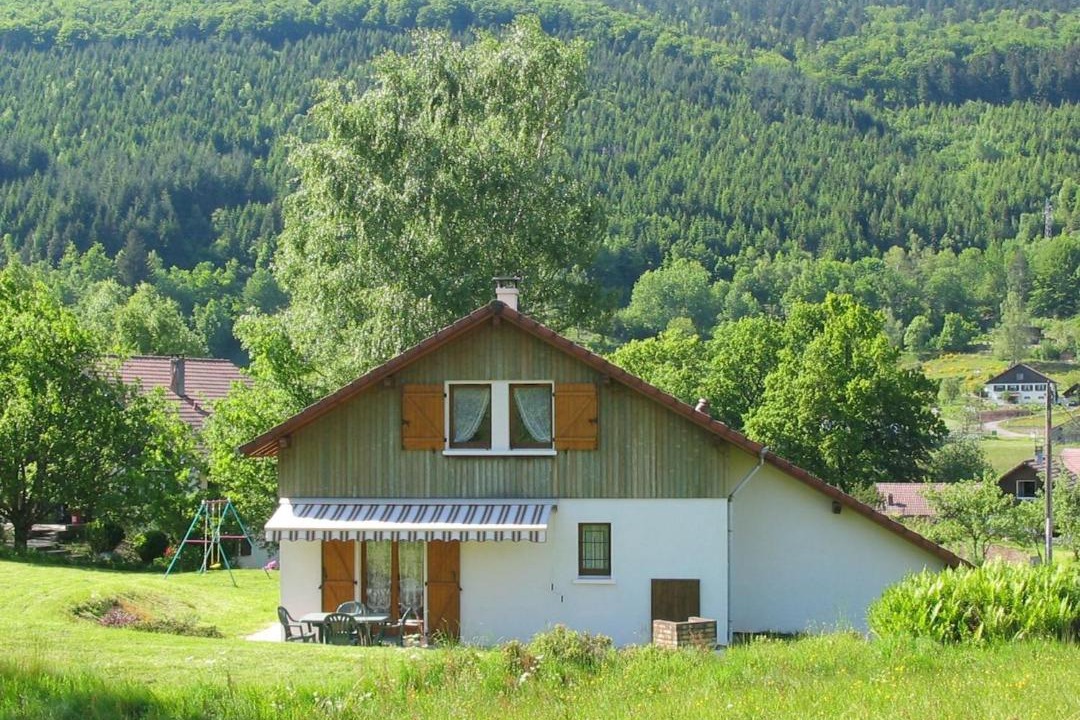 Photo of Buildings in Le Menil