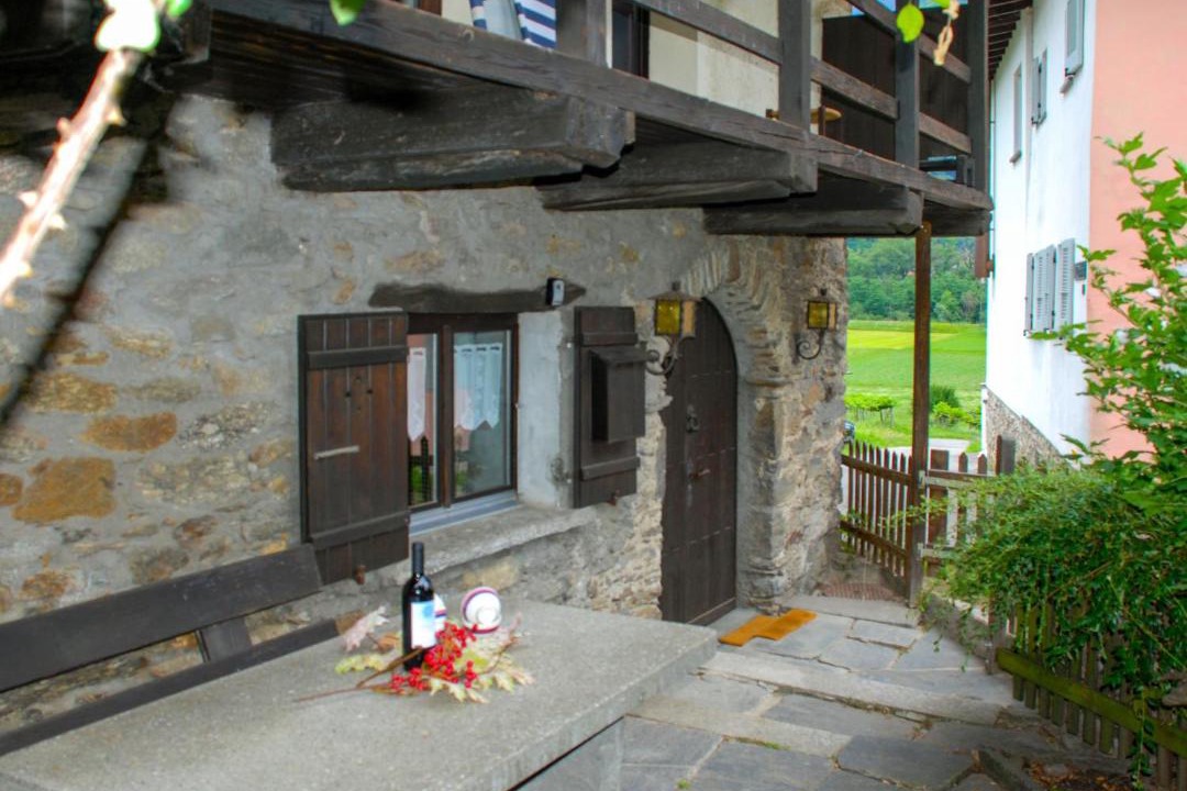 Photo of Others in Semione