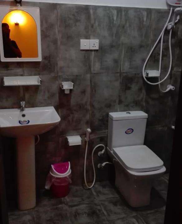 Photo of Bathroom in Hikkaduwa