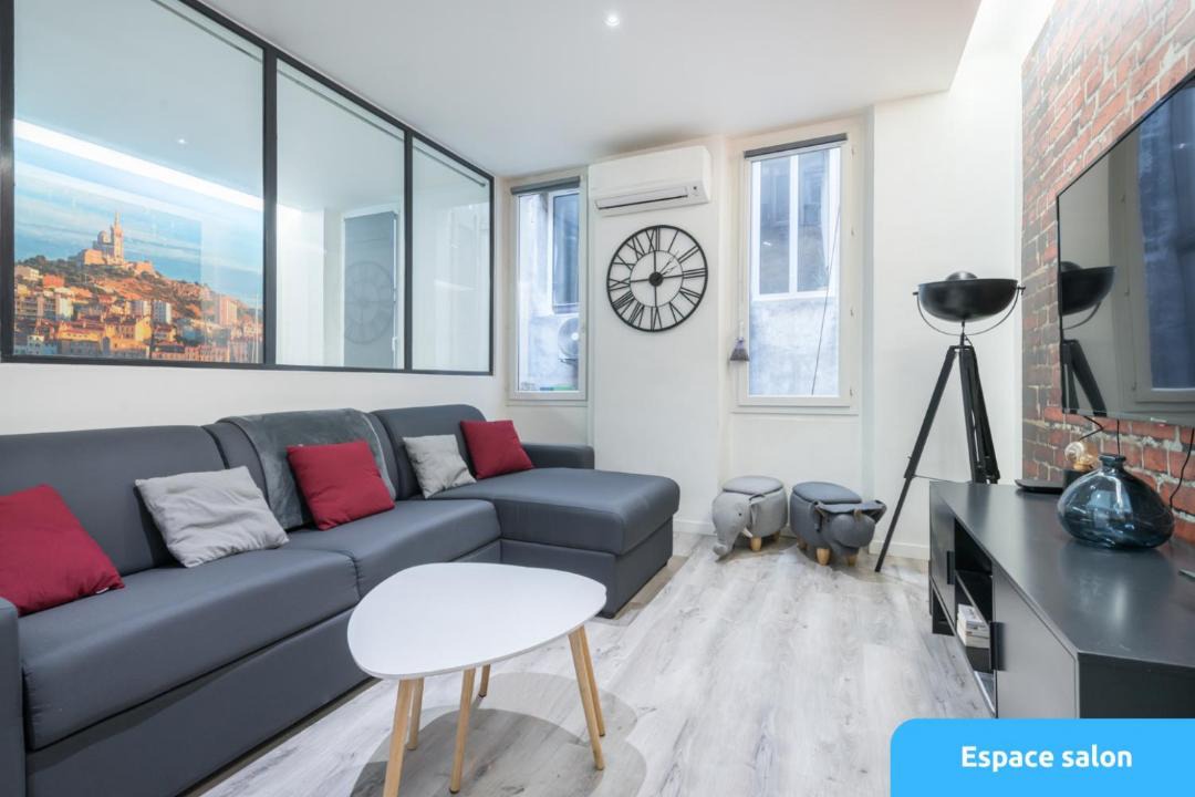 Photo of Livingroom in Opera