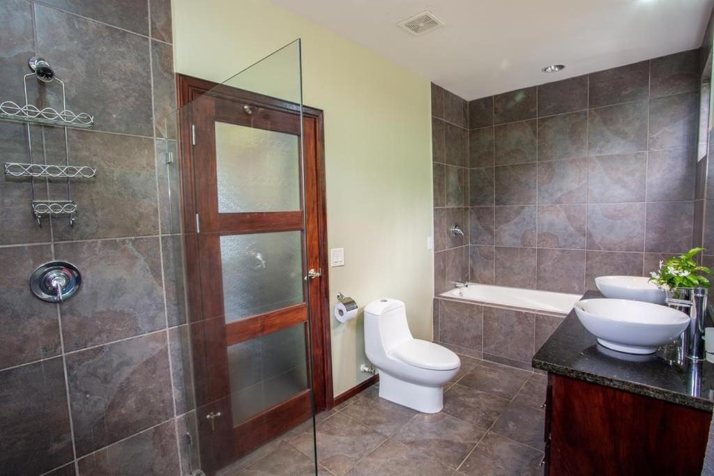 Photo of Bathroom in Damas