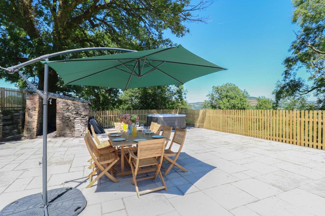 Photo of Patio Balcony in Pontypridd