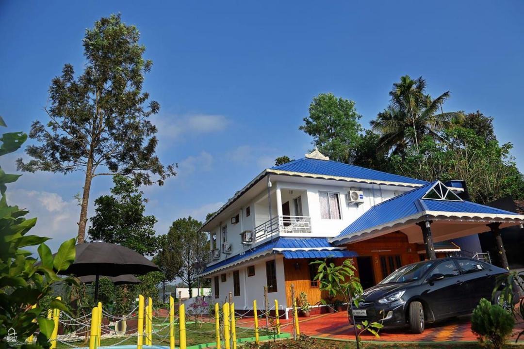 Photo of Buildings in Devikolam