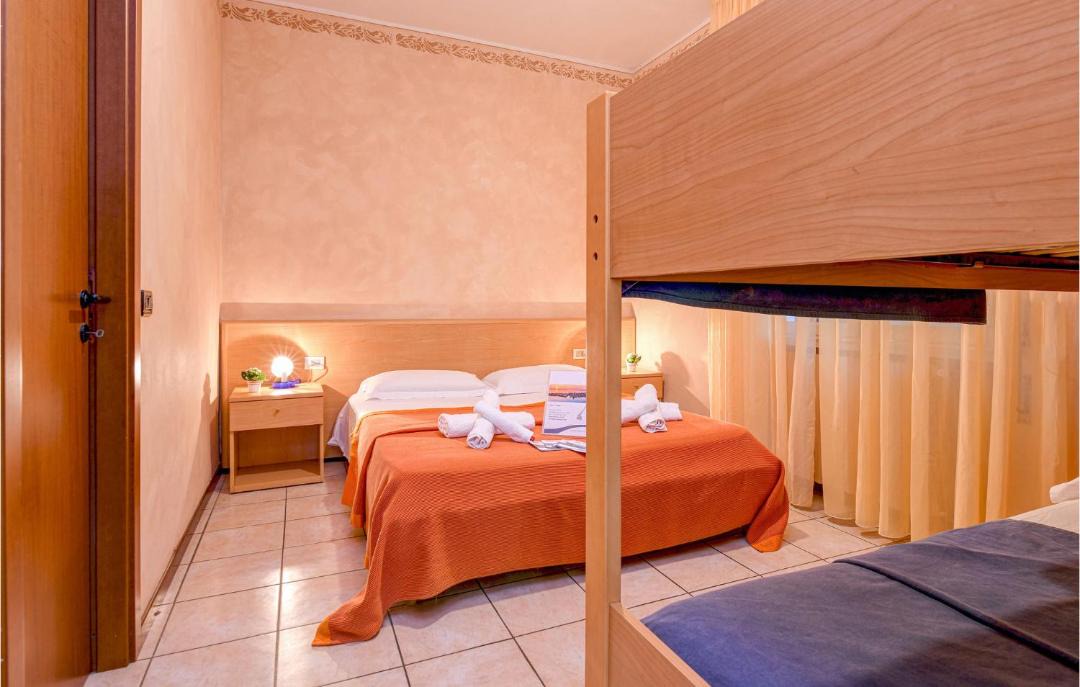 Photo of Bedroom in Toscolano Maderno