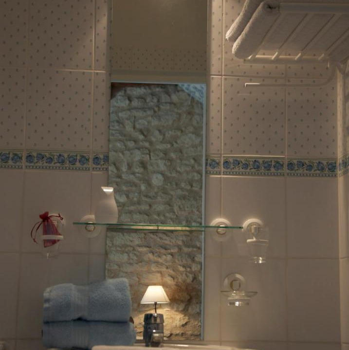 Photo of Bathroom in Saint-Georges-sur-Cher