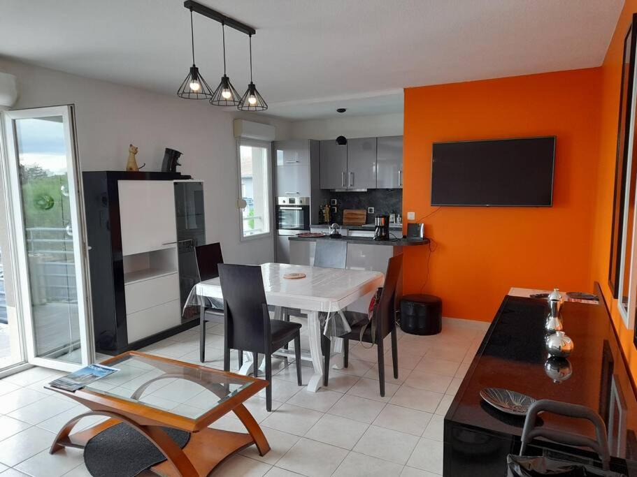 Photo of Livingroom in Villemoustaussou