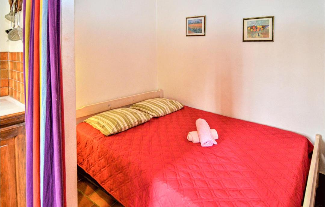 Photo of Bedroom in Saint-Paulet-de-Caisson