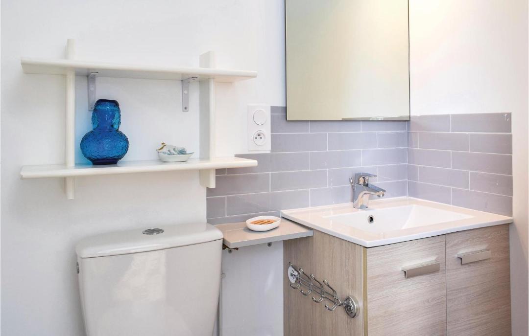 Photo of Bathroom in Anctoville