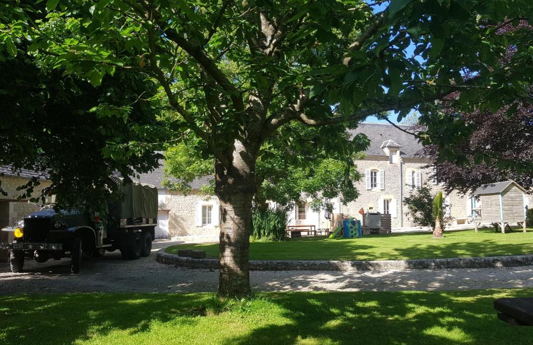 Photo of Buildings in Etreham