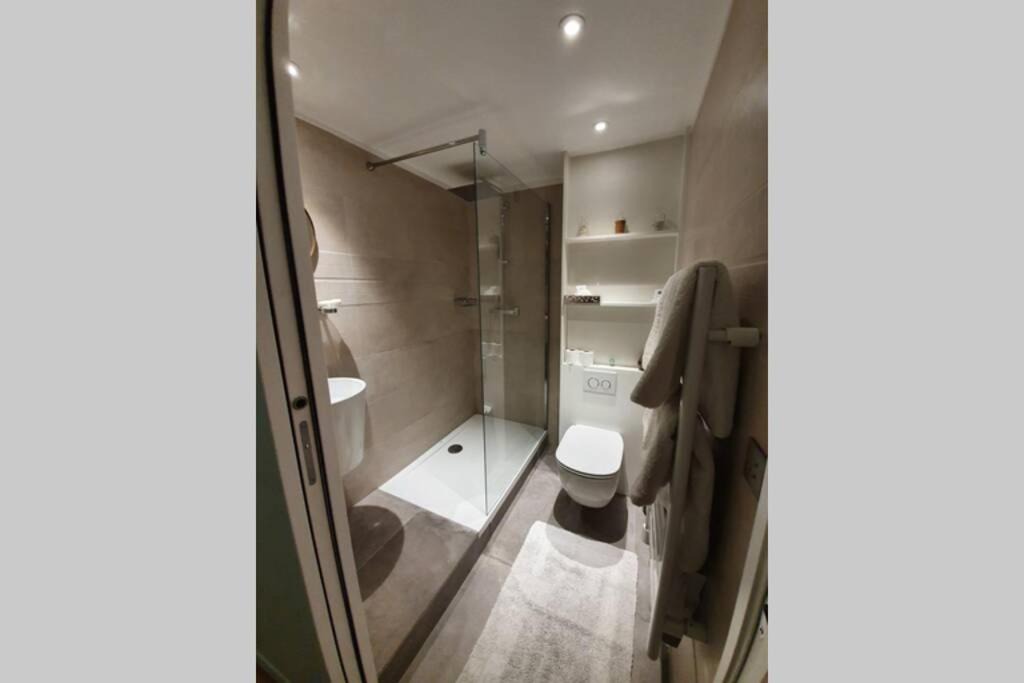 Photo of Bathroom in Montparnasse