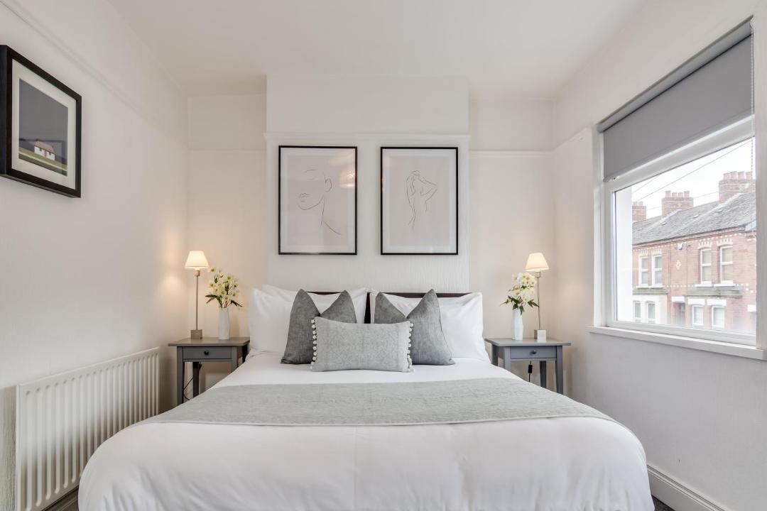Photo of Bedroom in Queens Quarter