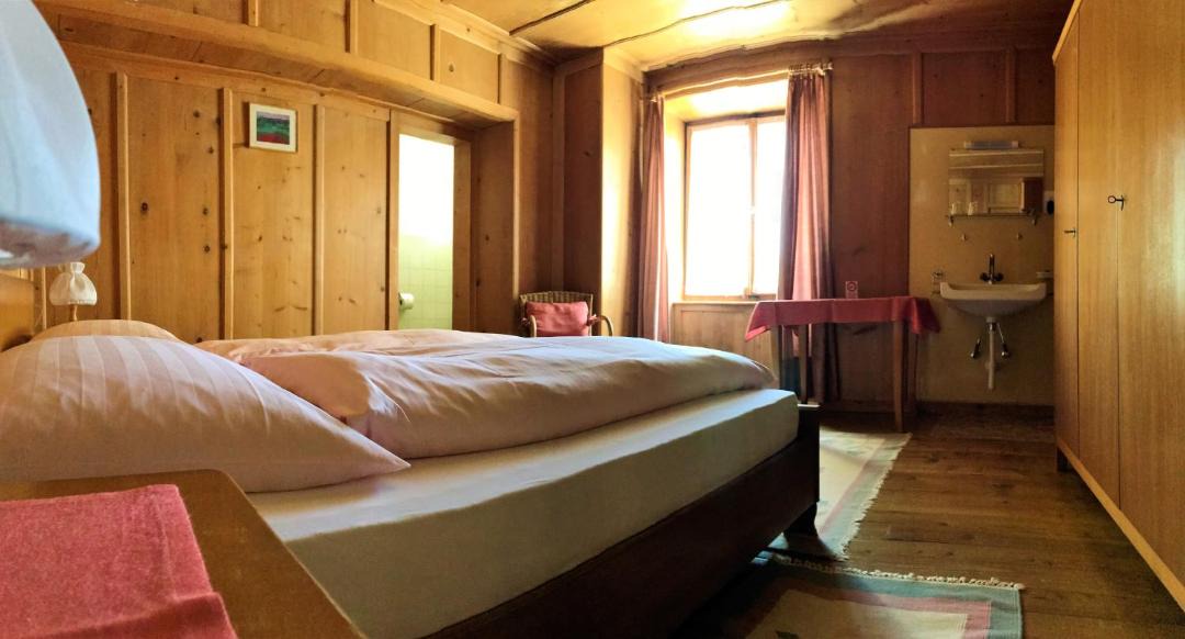 Photo of Bedroom in Li Curt
