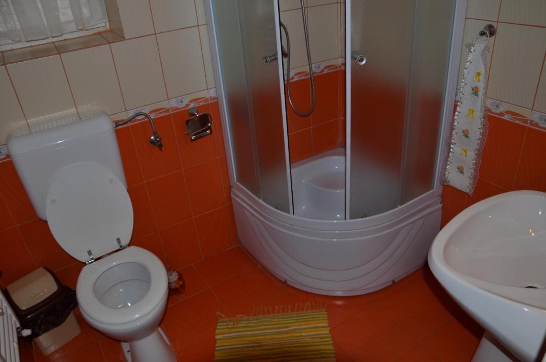 Photo of Bathroom in Corbeni