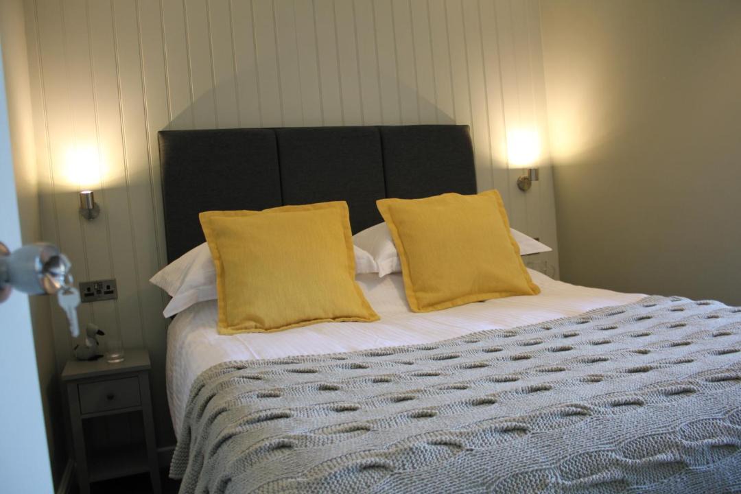 Photo of Bedroom in Helford Passage
