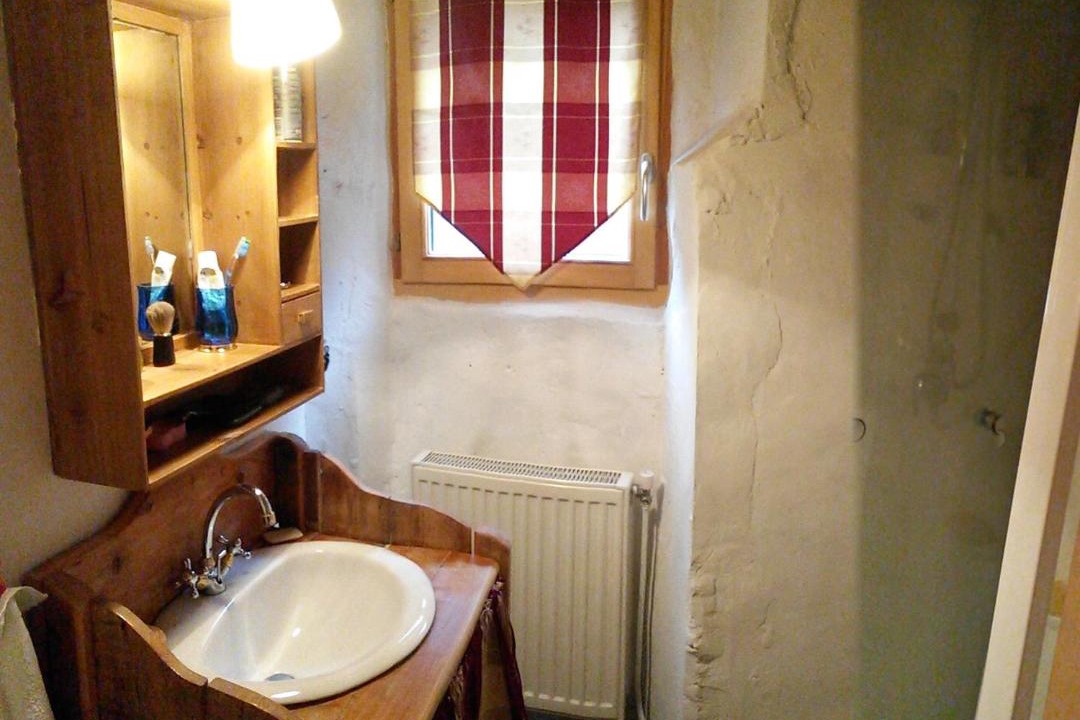 Photo of Bathroom in Praranger