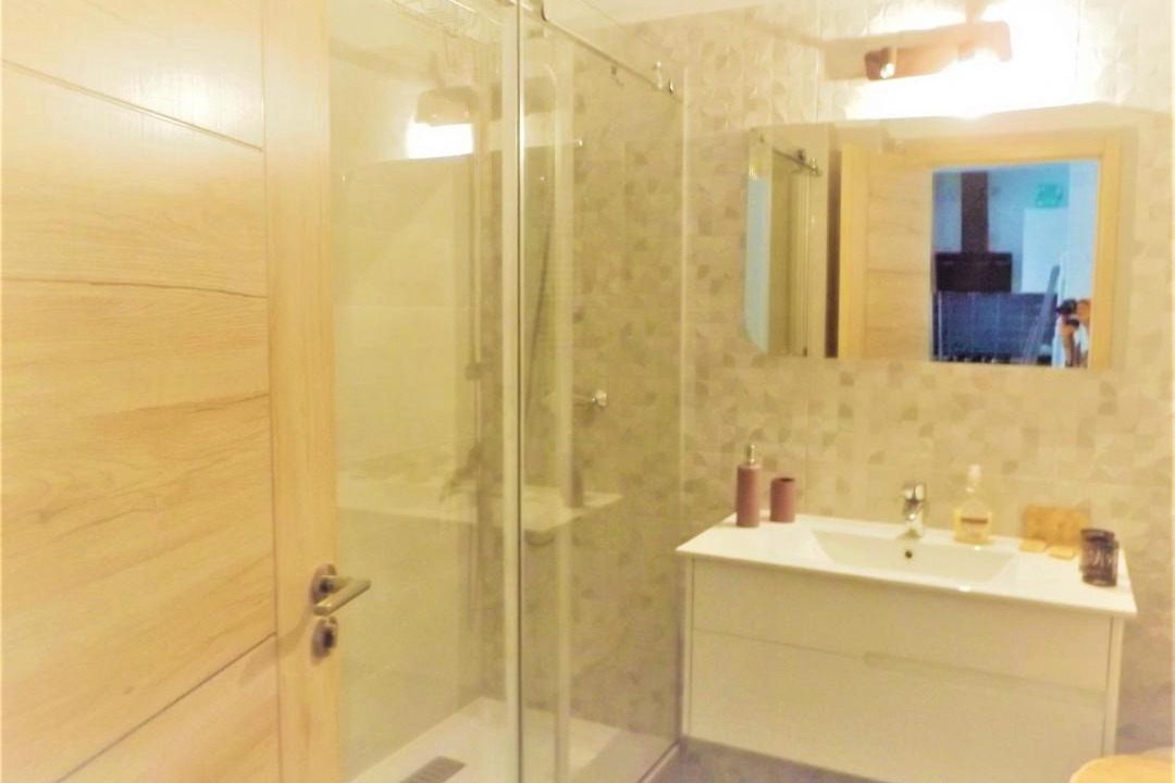 Photo of Bathroom in Mamaia-Sat