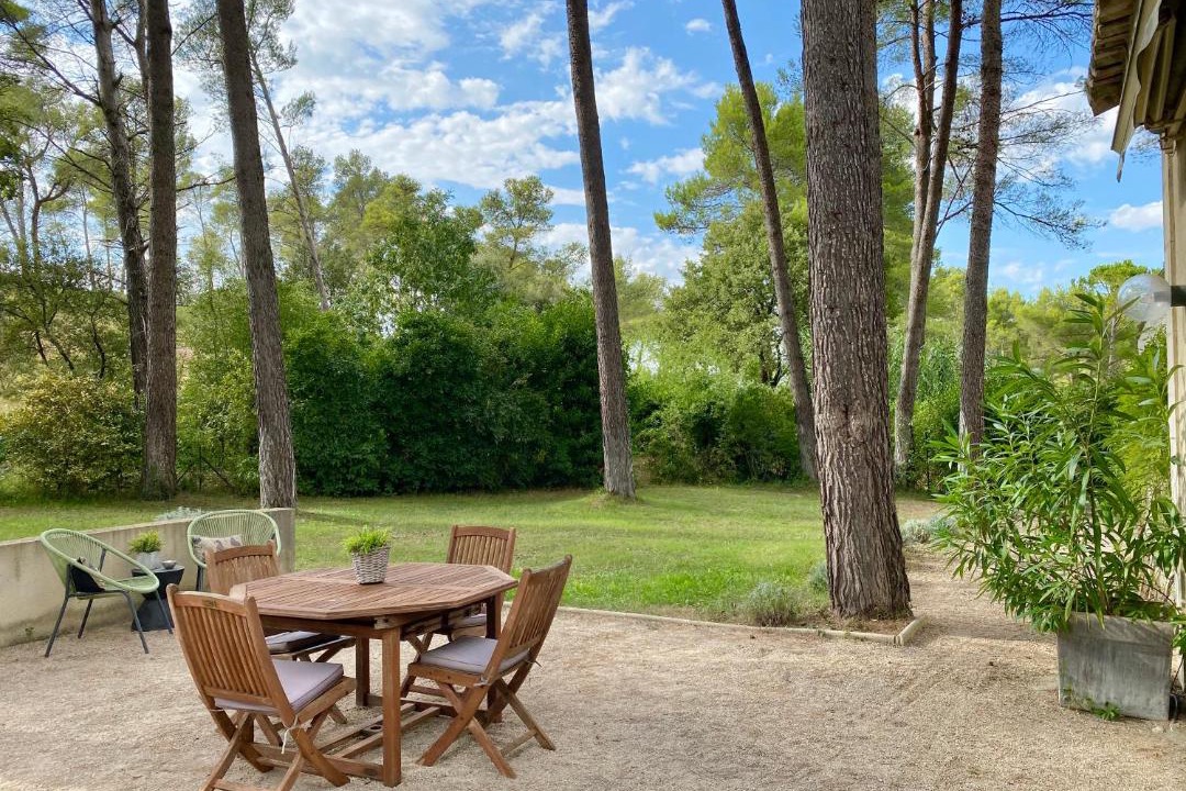 Photo of Patio Balcony in St.-Remy-de-Provence