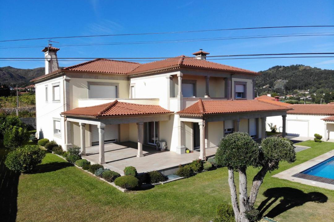Photo of Buildings in Cossourado
