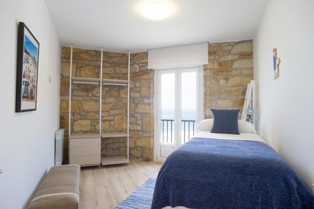 Photo of Bedroom in Gros