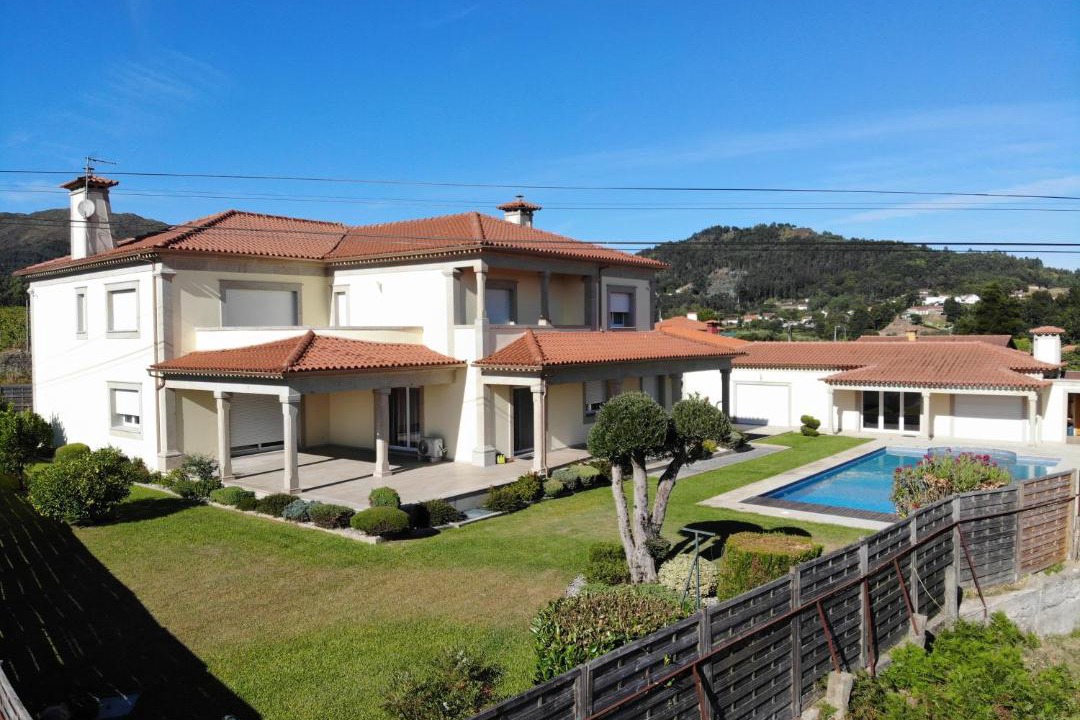 Photo of Buildings in Cossourado