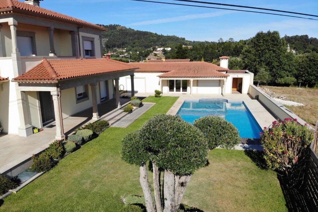 Photo of Buildings in Cossourado