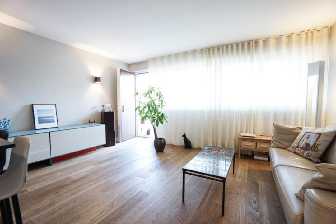 Photo of Livingroom in Saint-Lambert