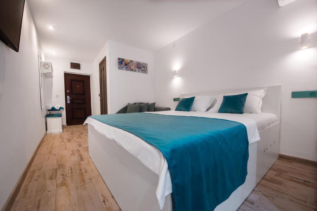 Photo of Bedroom in Saturn