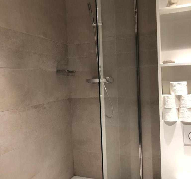 Photo of Bathroom in Montparnasse