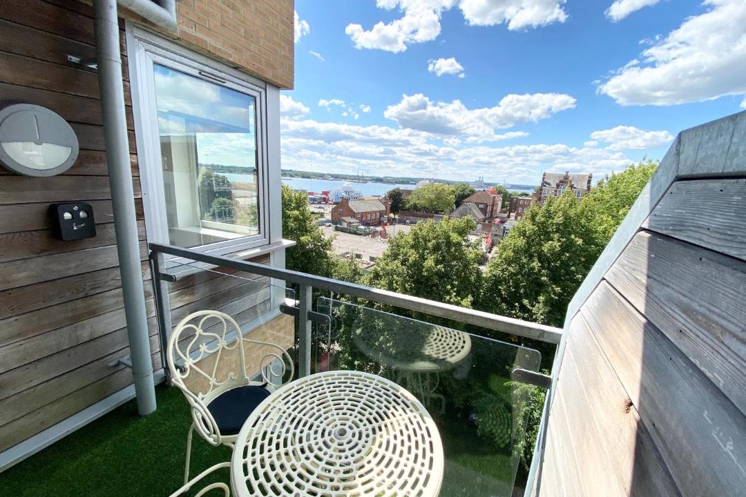 Photo of Patio Balcony in Southampton City Centre