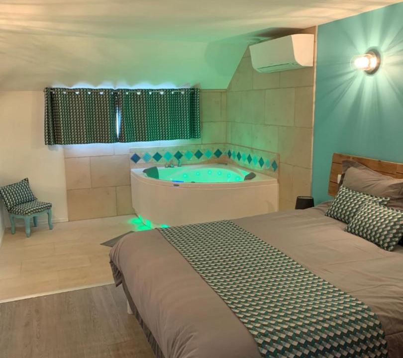 Photo of Bedroom in Saint-Loup-Geanges