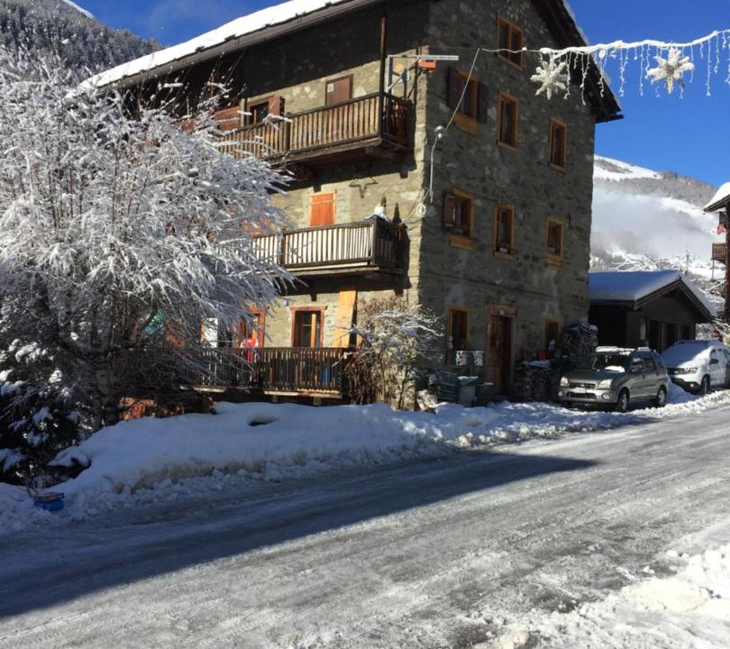 Photo of Buildings in Evolene