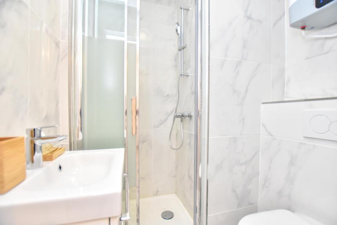 Photo of Bathroom in Quartier Saint-Ambroise