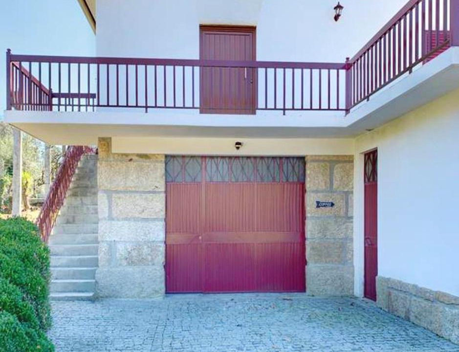 Photo of Buildings in Cantelaes