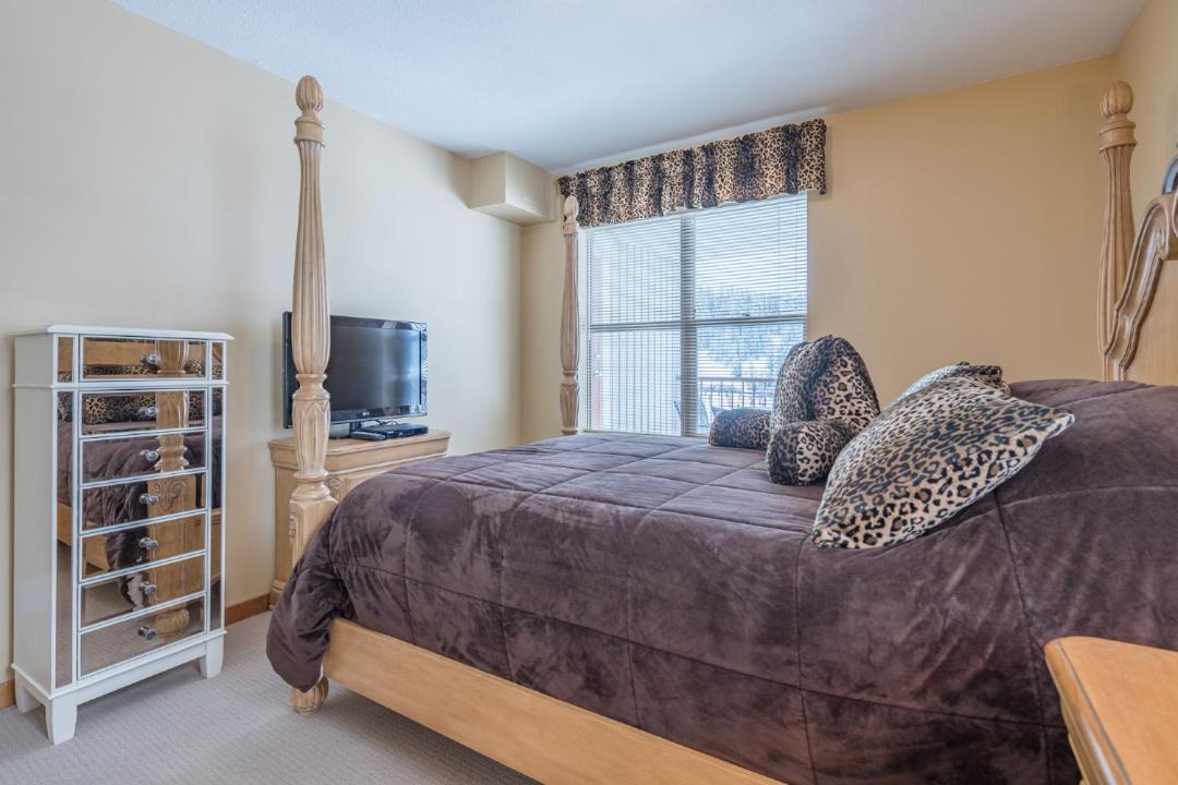 Photo of Bedroom in Silver Star Mountain