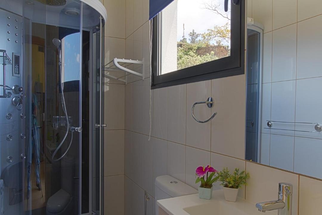 Photo of Bathroom in Faja da Ovelha