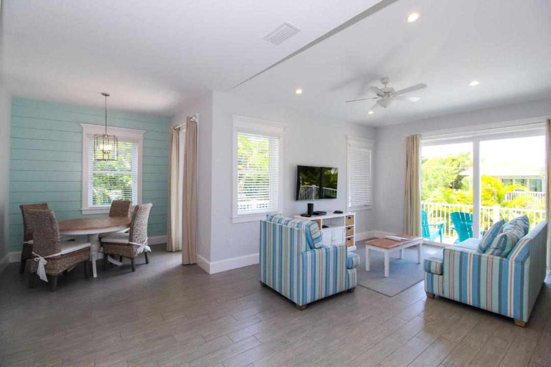 Photo of Livingroom in Holmes Beach