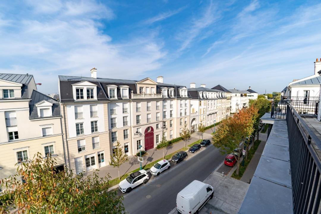 Photo of Buildings in Serris