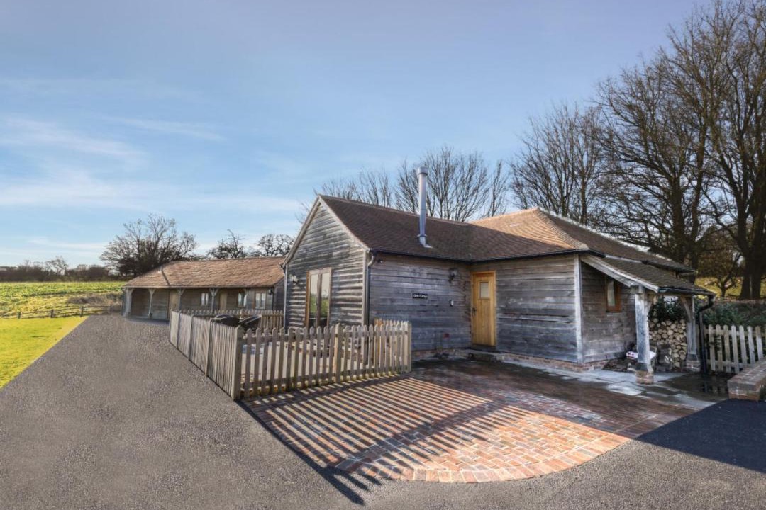 Photo of Buildings in Stone in Oxney