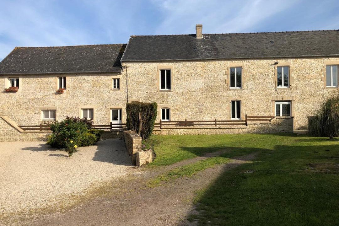 Photo of Buildings in Tracy-sur-Mer