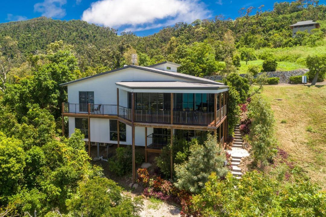 Photo of Buildings in Airlie Beach