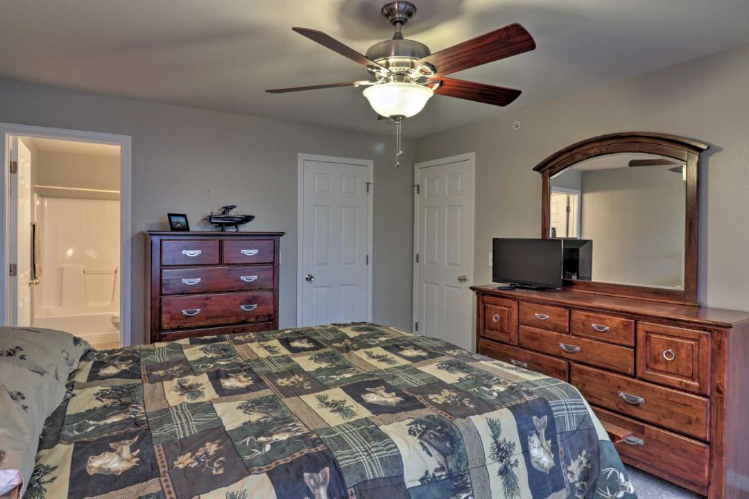 Photo of Bedroom in Camdenton