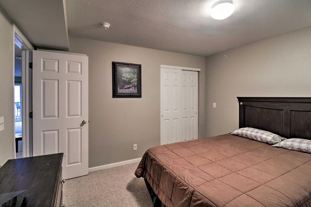 Photo of Bedroom in Camdenton