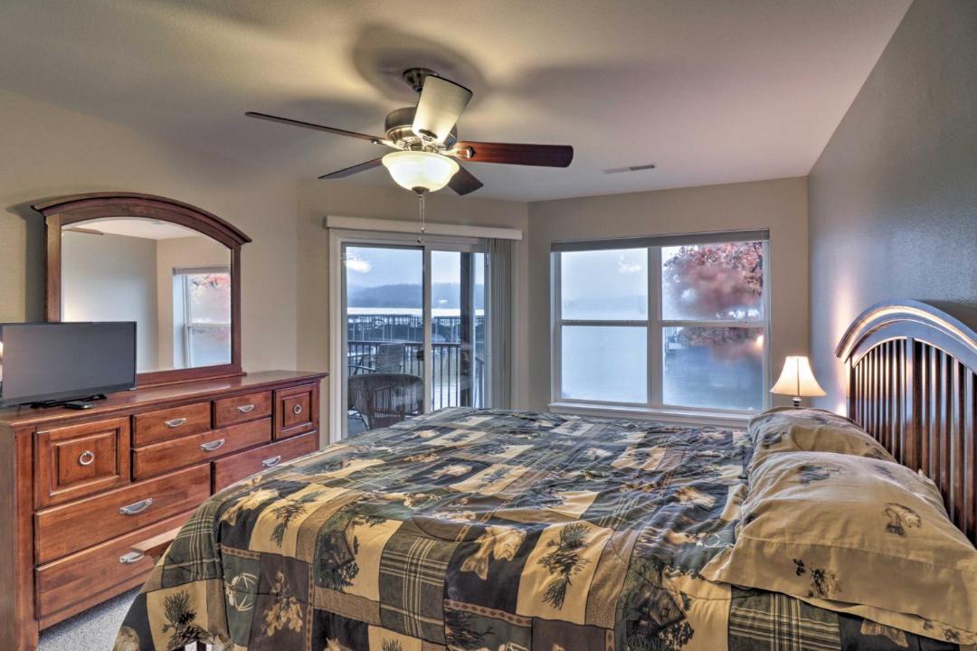 Photo of Bedroom in Camdenton