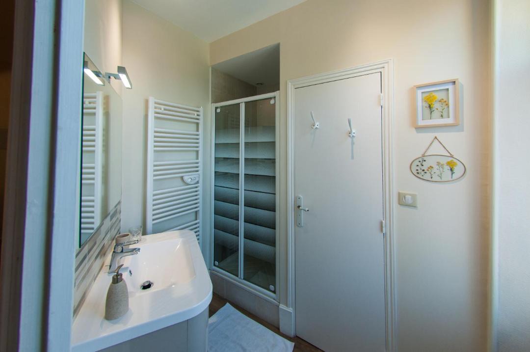 Photo of Bathroom in Lapalisse