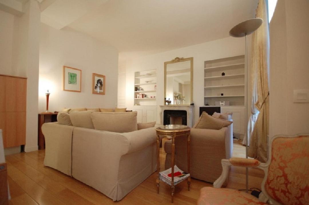 Photo of Livingroom in Archives