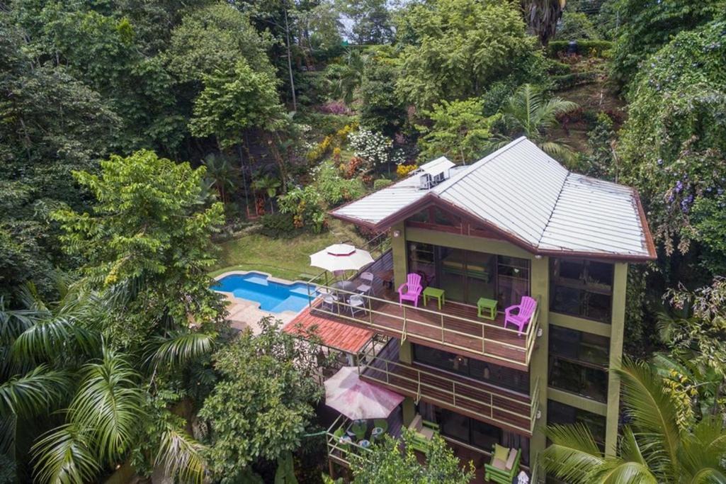 Photo of Buildings in Manuel Antonio
