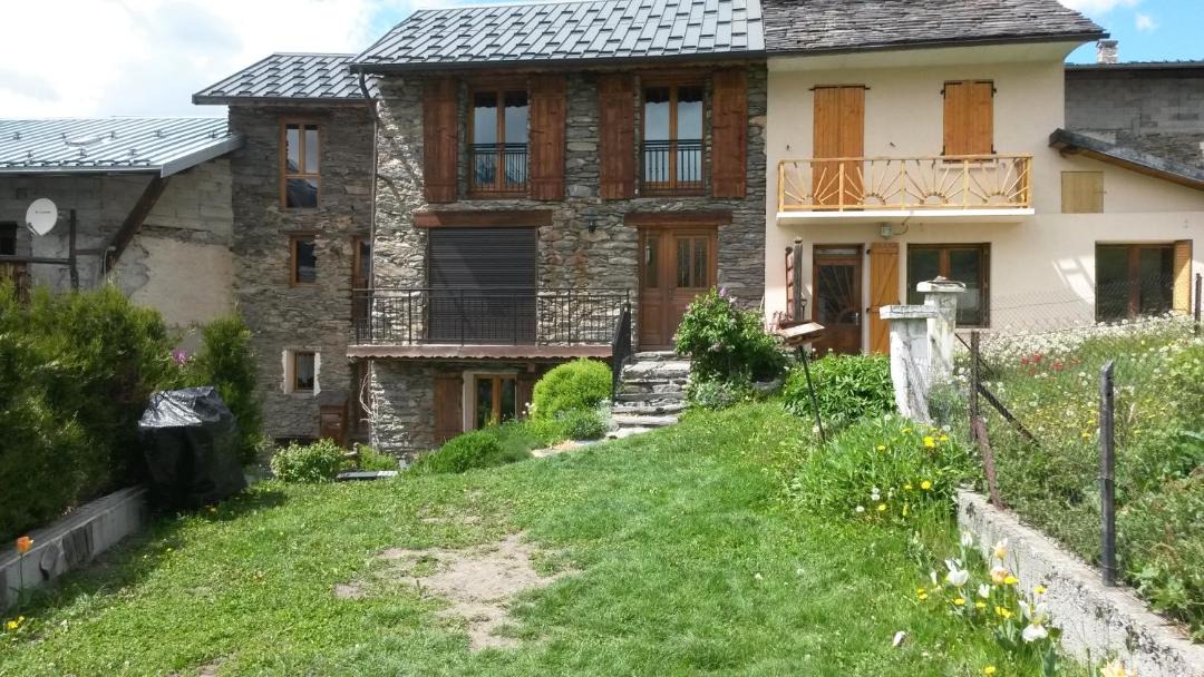 Photo of Buildings in Praranger