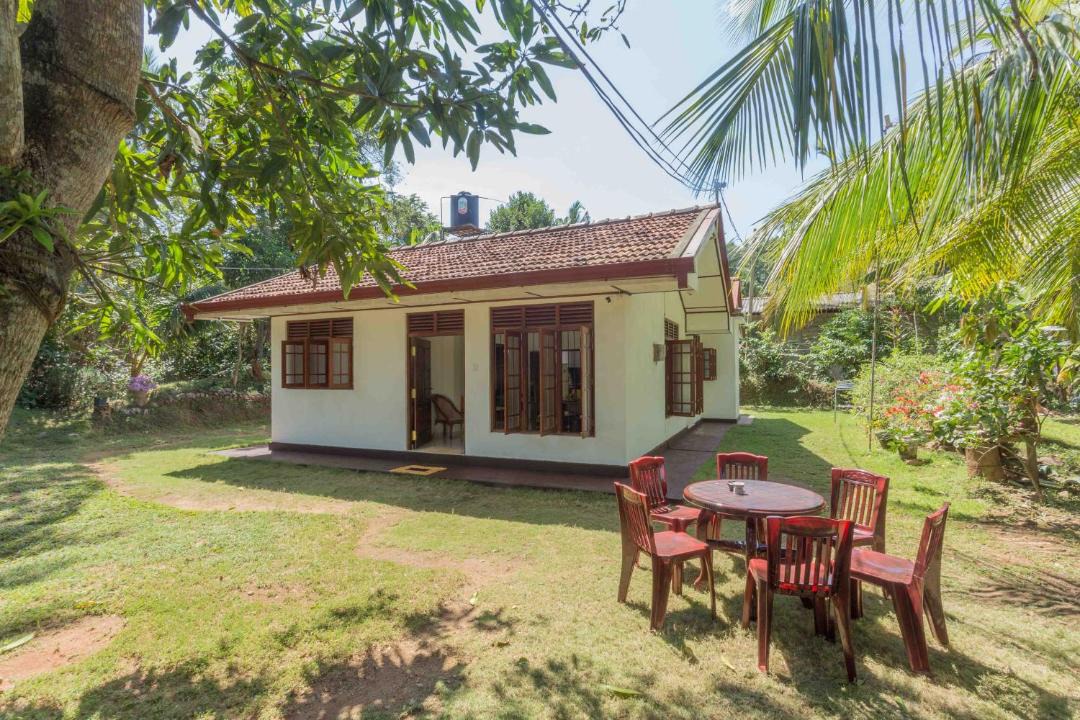 Photo of Buildings in Unawatuna