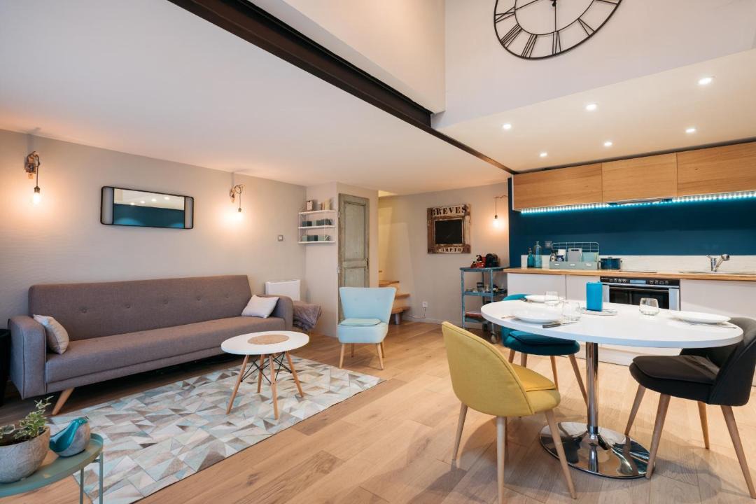 Photo of Livingroom in Jules Ferry - Recamier