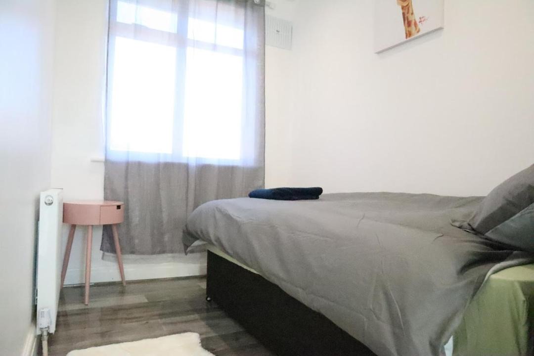 Photo of Bedroom in Botwell